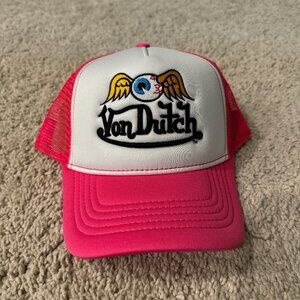 Von Dutch Trucker Hat Hot Pink Flying Eyeball Wordmark Snapback. P0021